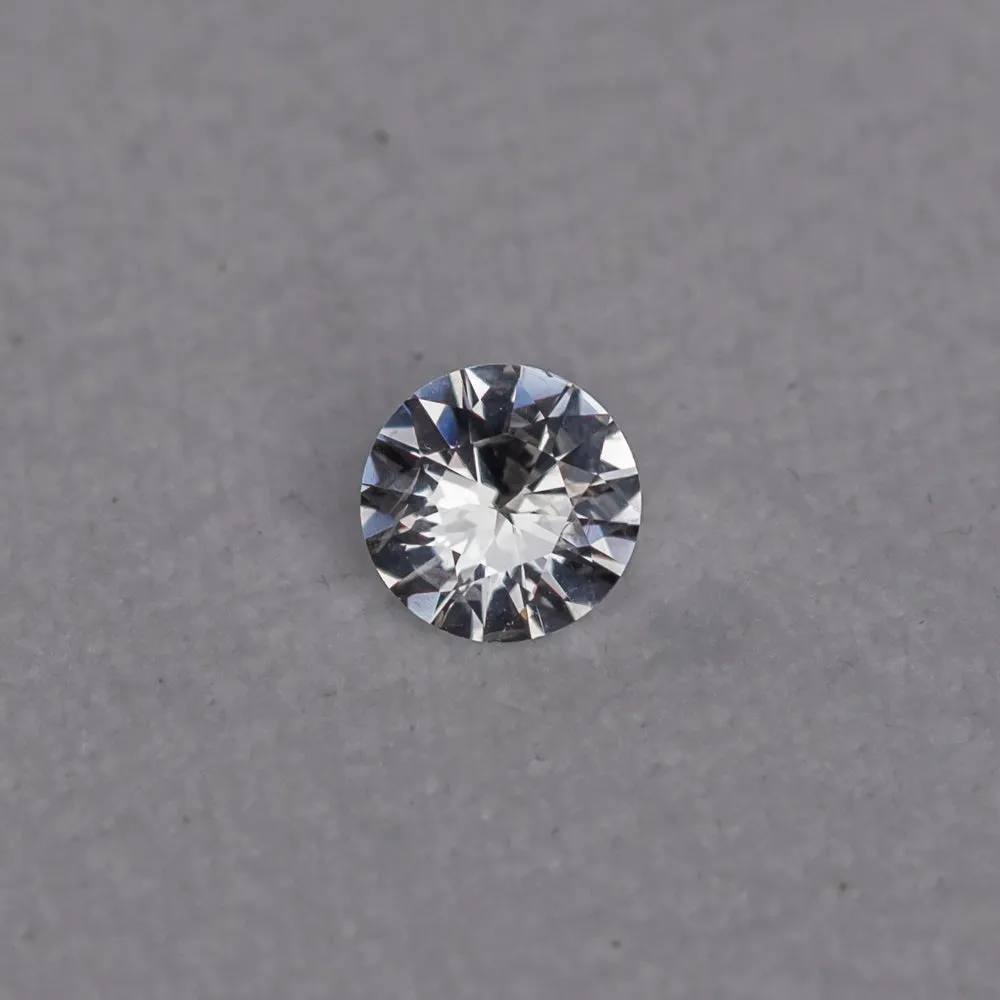 0.96CT ROUND BRILLIANT SRI LANKAN SAPPHIRE, WHITE GREY, 6.3MM