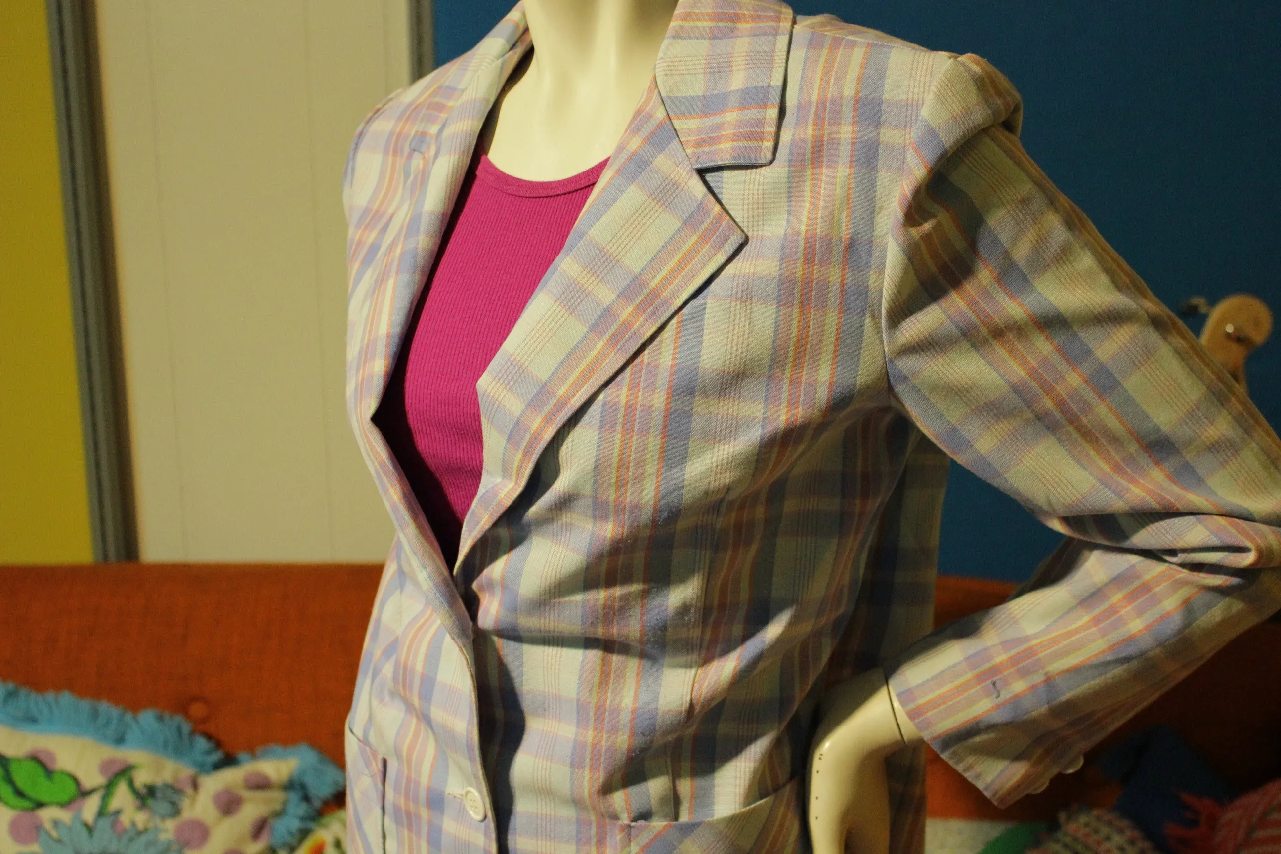 1980s Vintage Women's 2 Button Plaid Patch Pocket Lightweight Suit.  Cute!