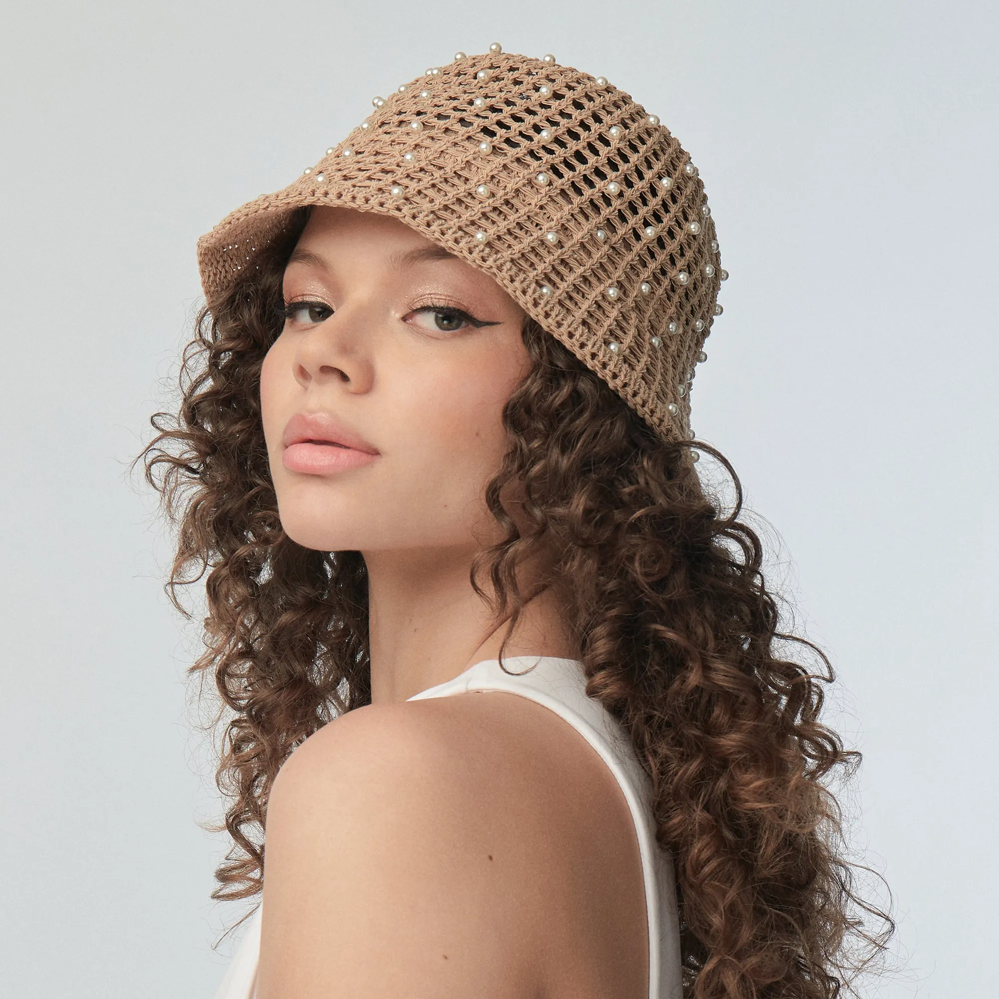 NATURAL OPEN WEAVE PEARL BUCKET HAT